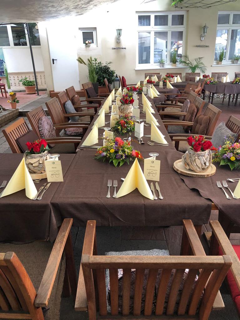 Sitzplätze Gastätte Terrasse