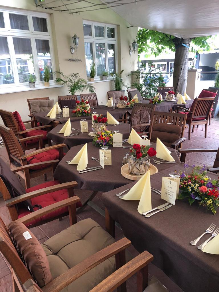 Sitzplätze Gastätte Terrasse
